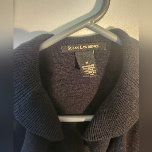 Susan Lawrence womens sweater size medium - Picture 2 of 3